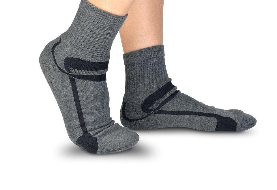 Men’s Moisturizing Gel Pain Relieving Socks - image 2