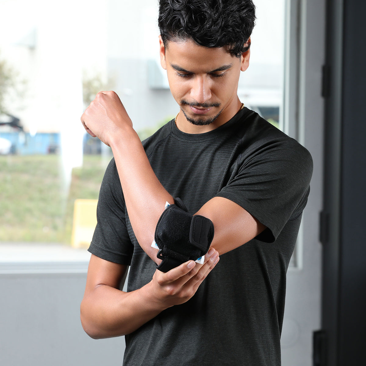 Vibrating Ice Pack Pain Relievers - image 3