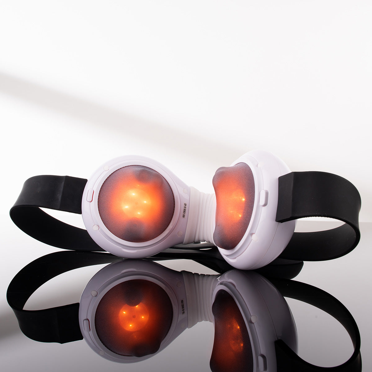 3D Shiatsu Neck and Shoulder Massager - image 3