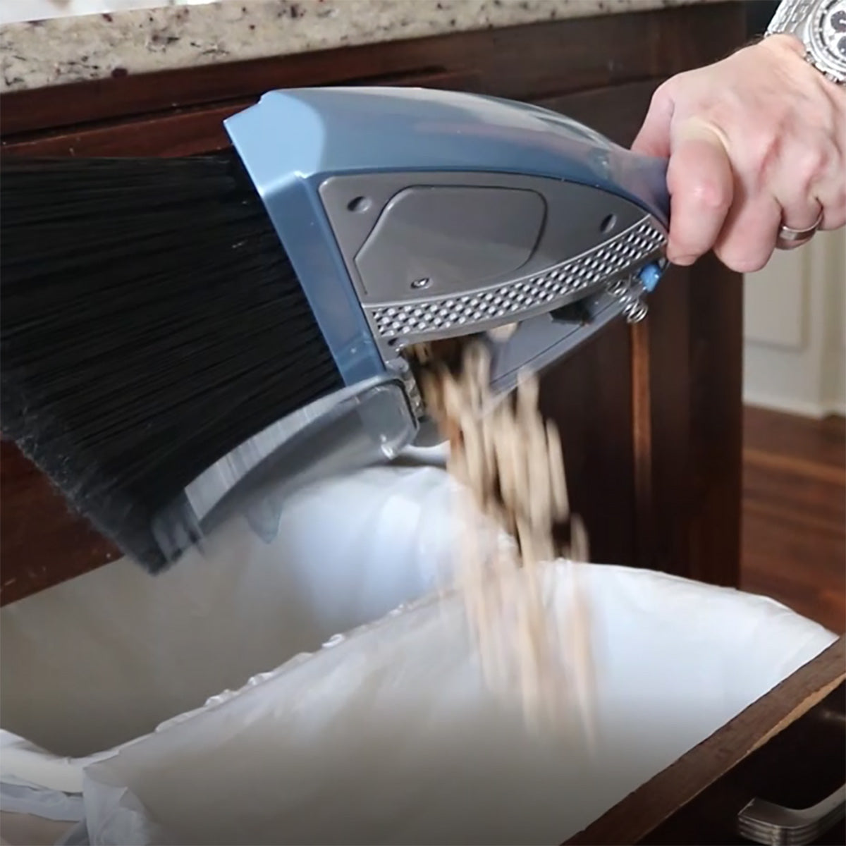 Vacuum Broom - image 6