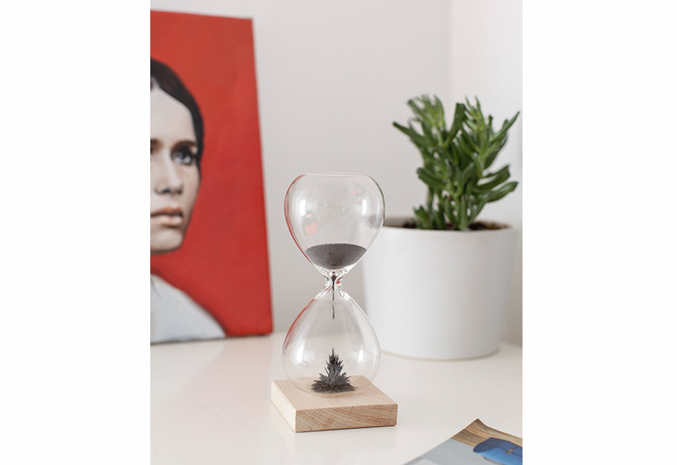 Magnetic Sand Hourglass - image 2