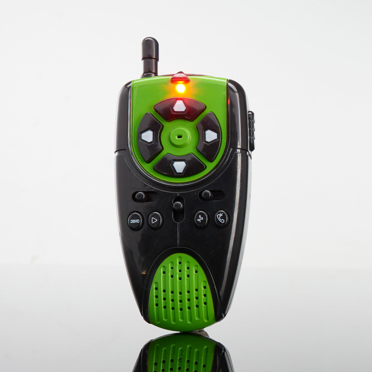 Walkie-Talkie Spy Robot - image 2