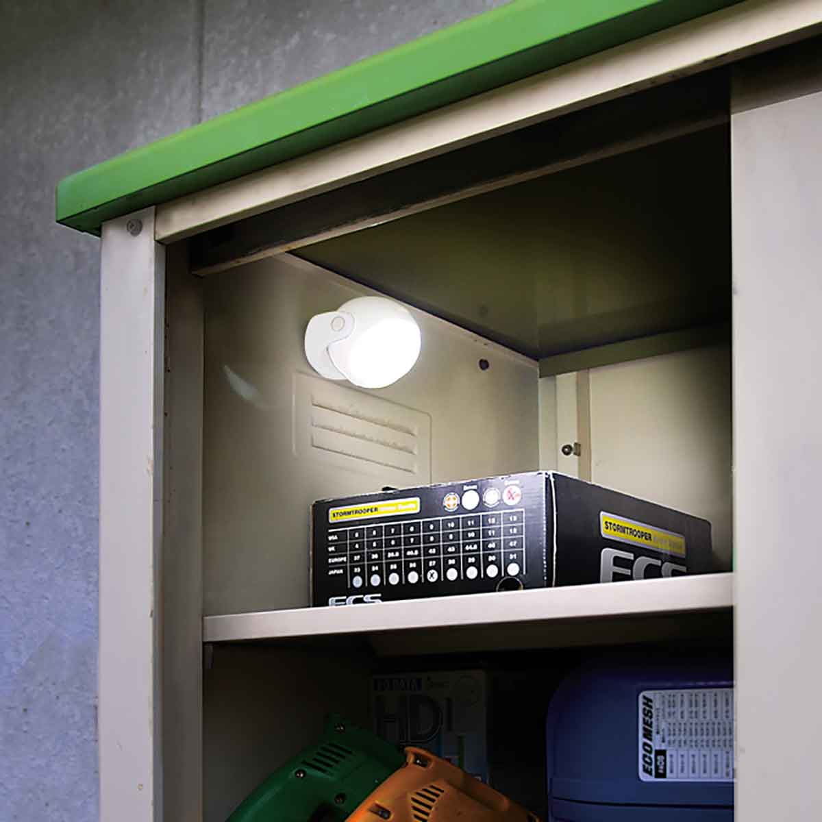 Portable Motion Activated Light - image 4