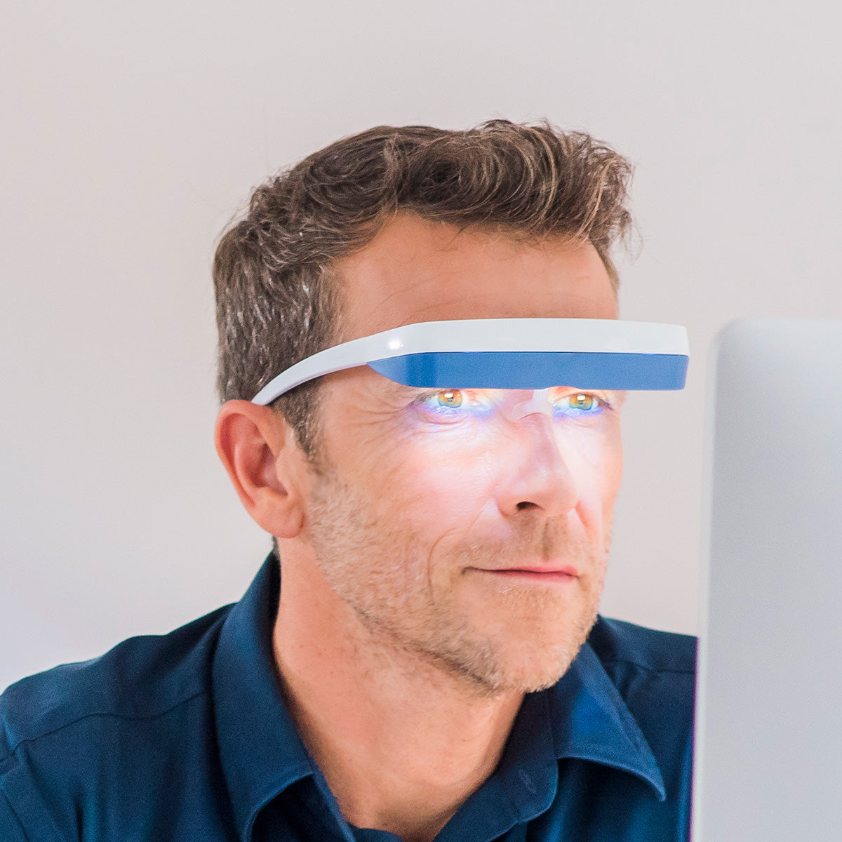 Light Therapy Glasses - image 3