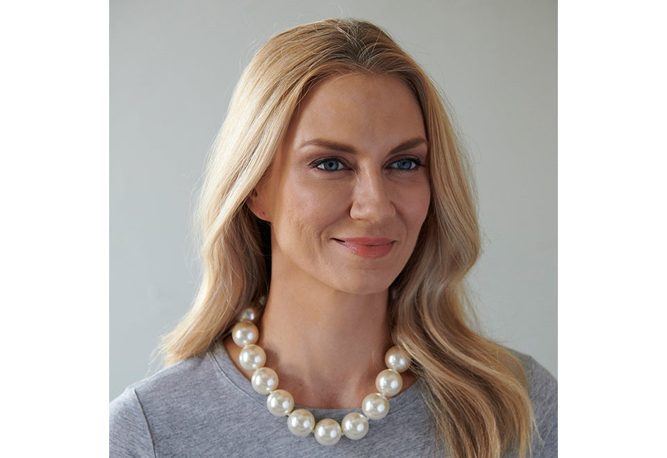 Hot Girls Pearls Cooling Pearl Necklace - image 3