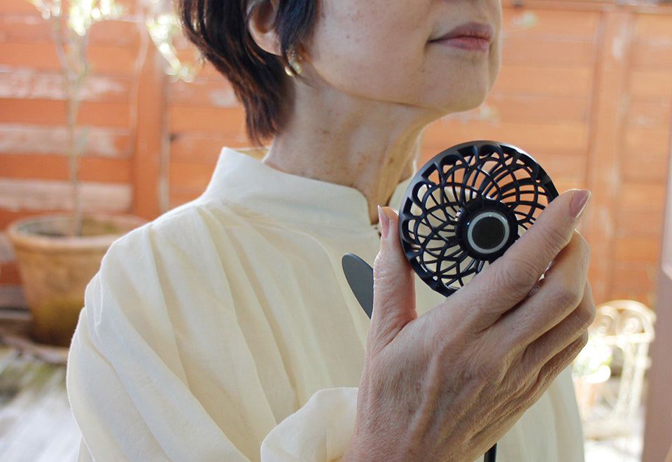 Travel Mirror Fan - image 4