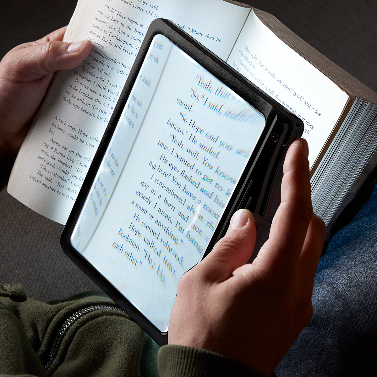 Portable Lighted Magnifier - image 2