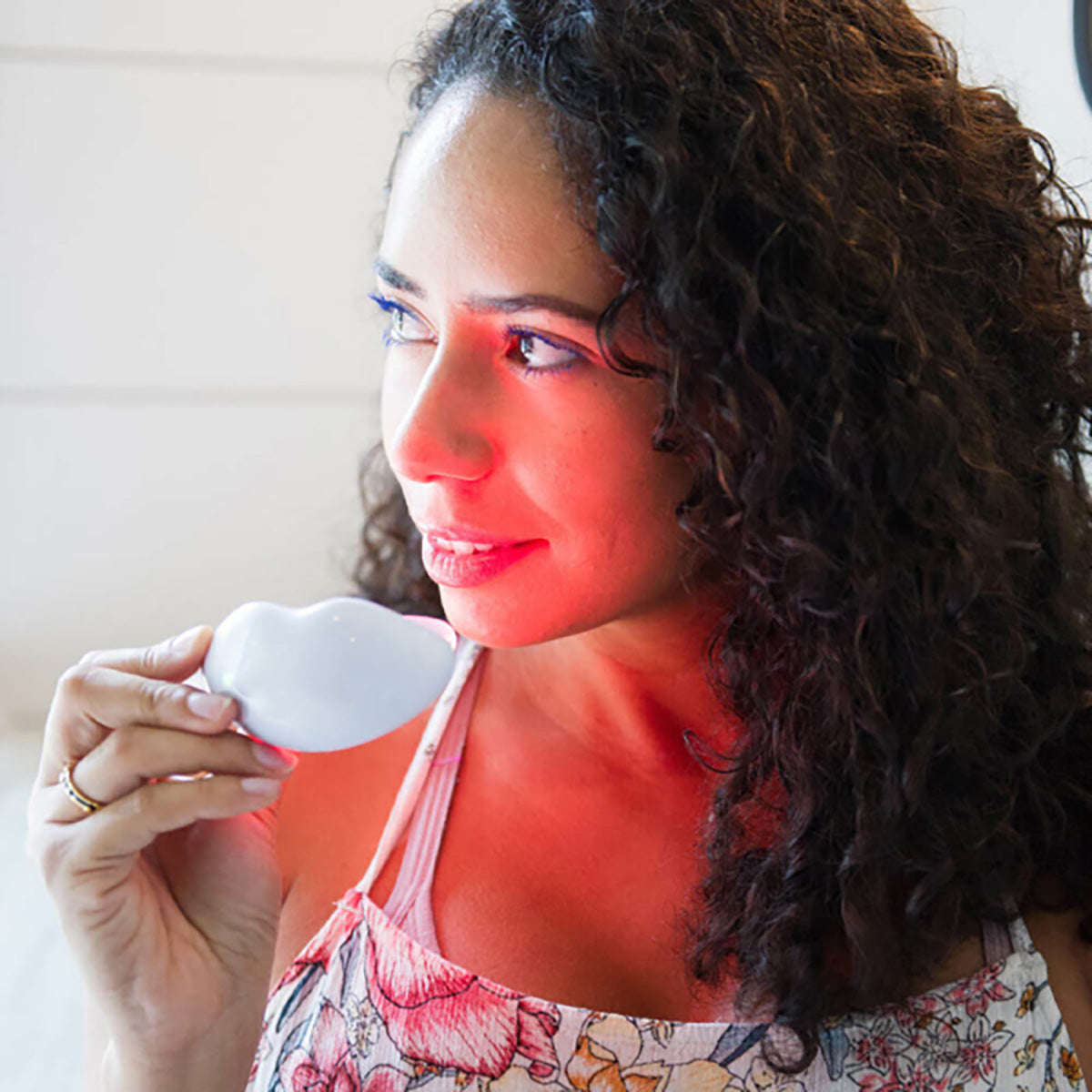 World's First At-Home Professional LED Lip Therapy Device - image 5