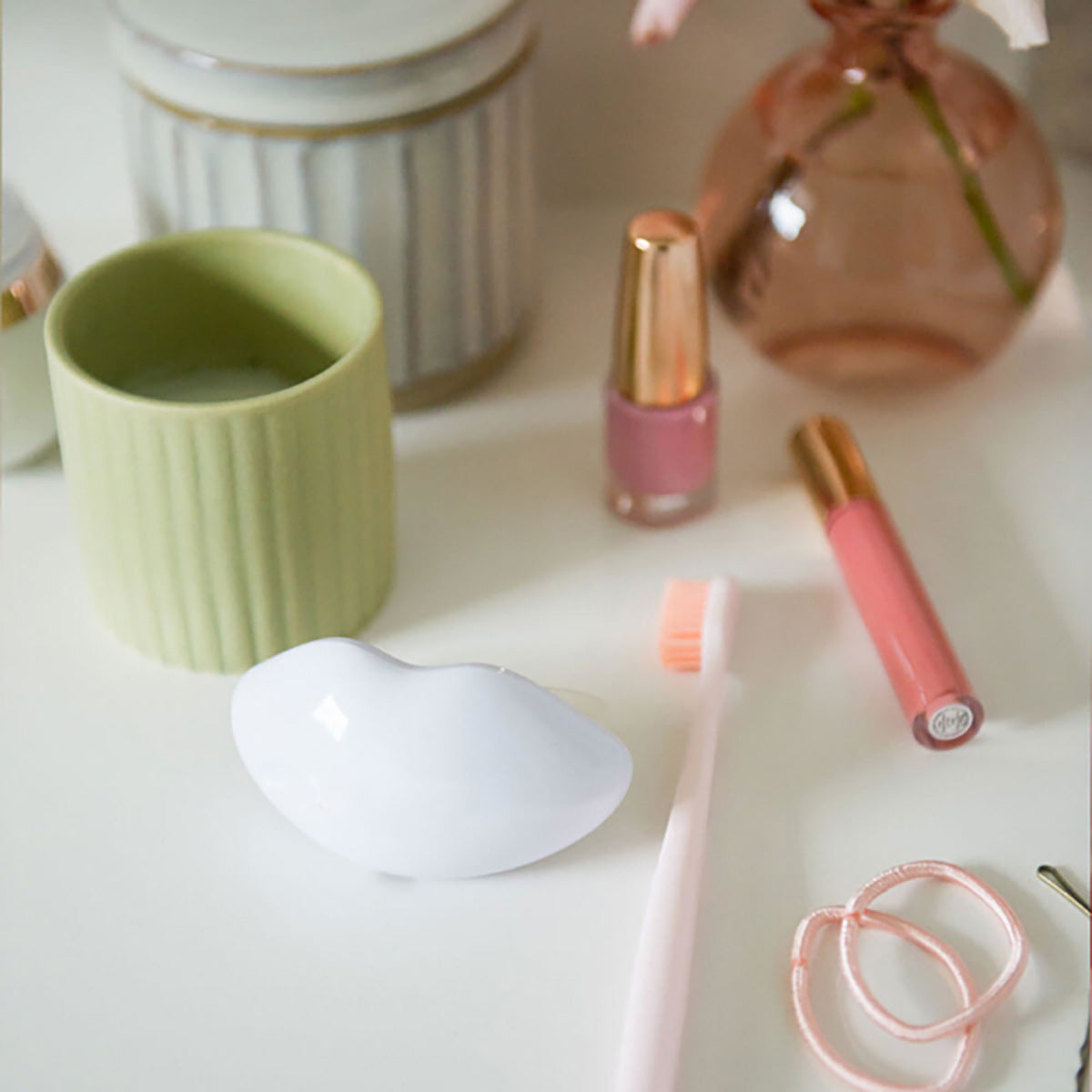 World's First At-Home Professional LED Lip Therapy Device - image 7