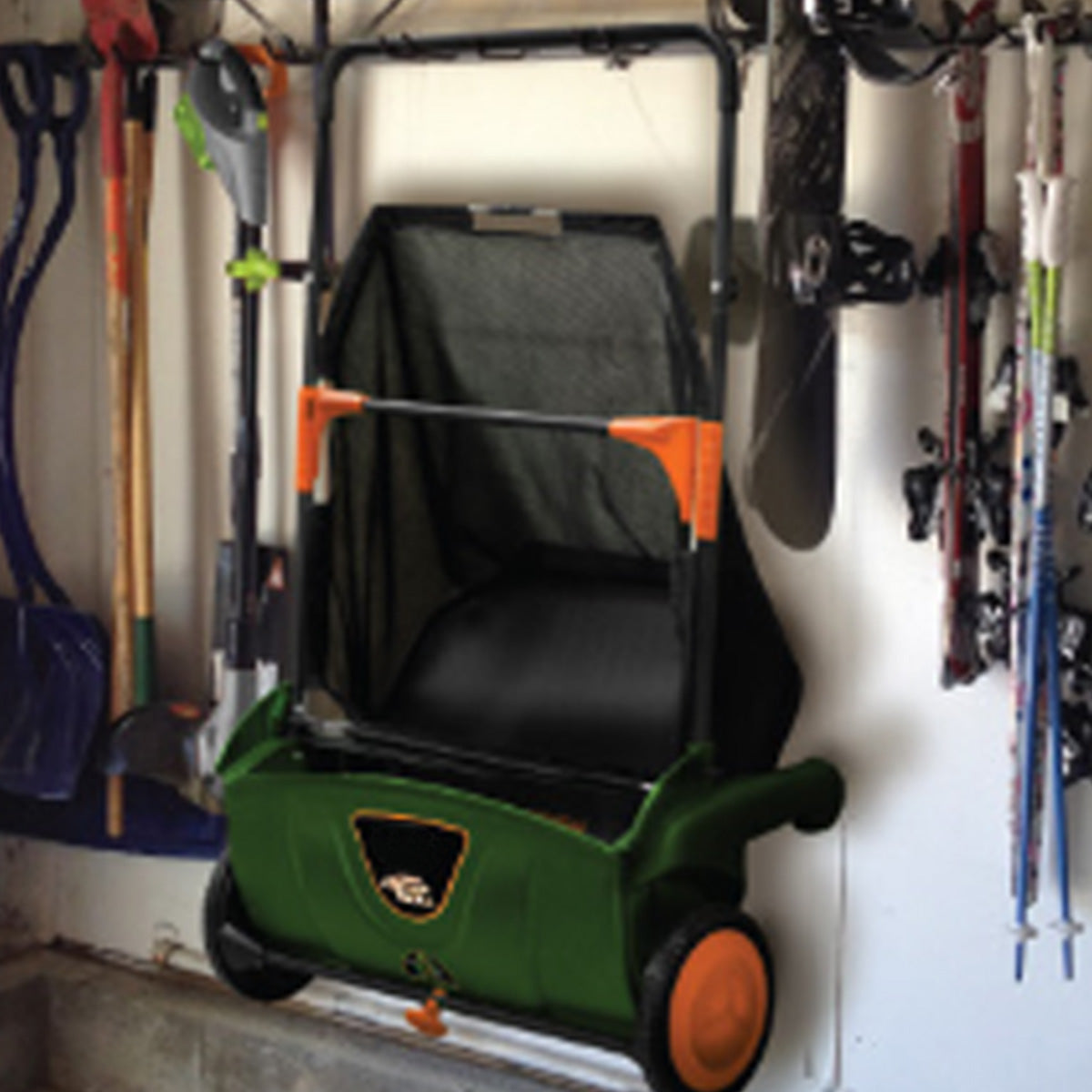 26'' Push Lawn Sweeper - image 5