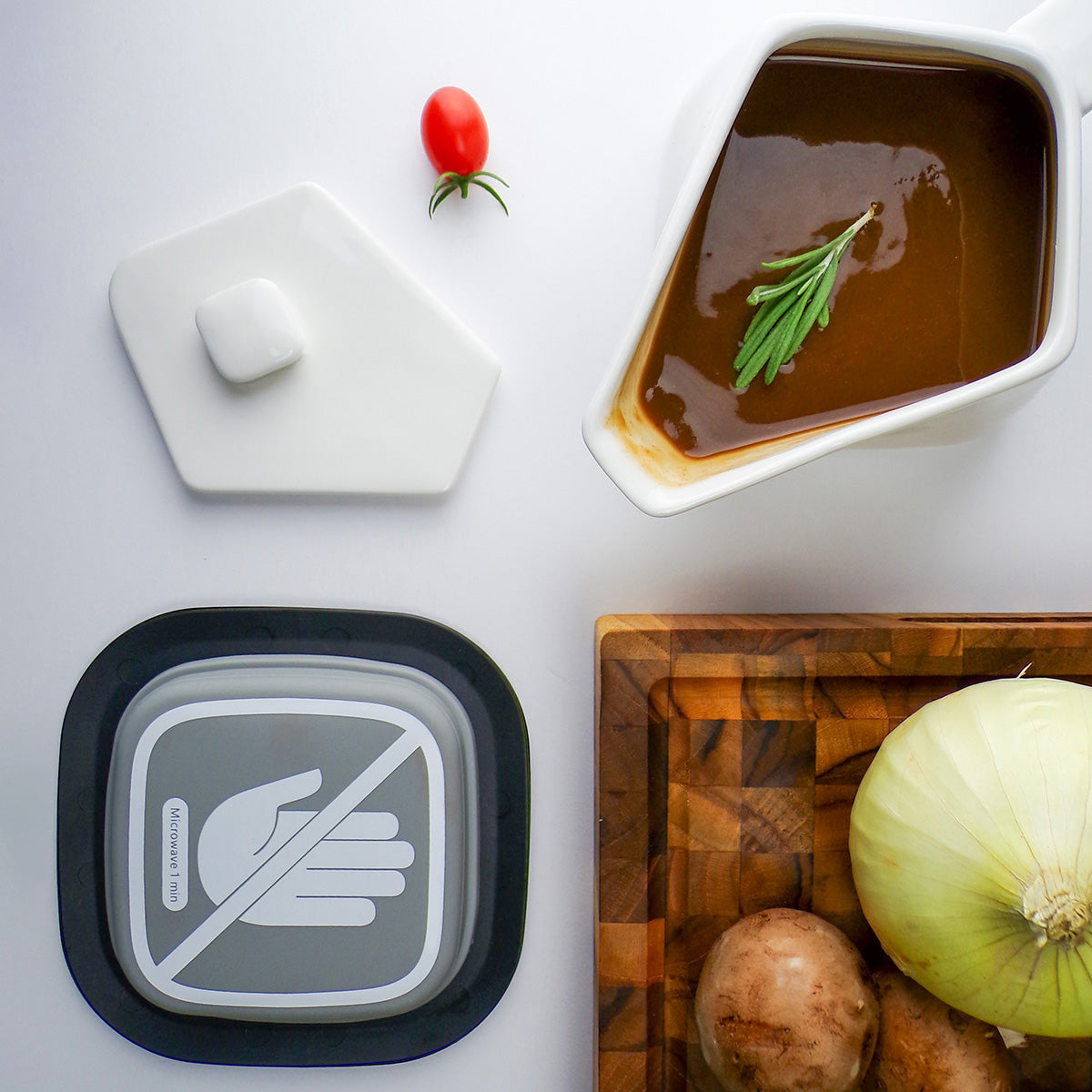 Gravy Boat with Warming Base - image 4