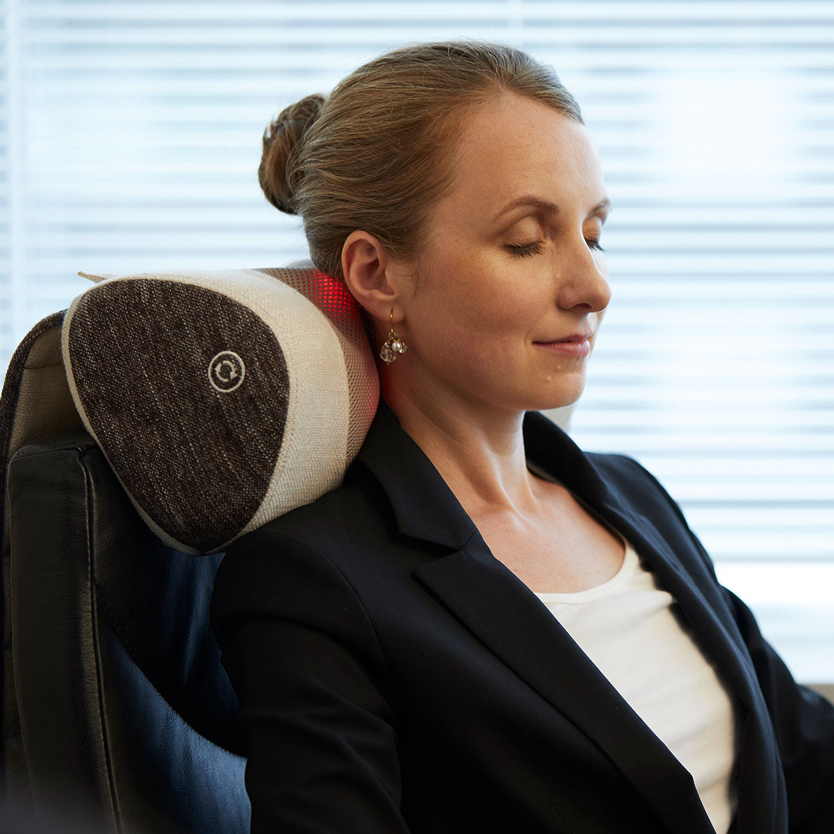 Roll-Up Massage Cushion - image 10