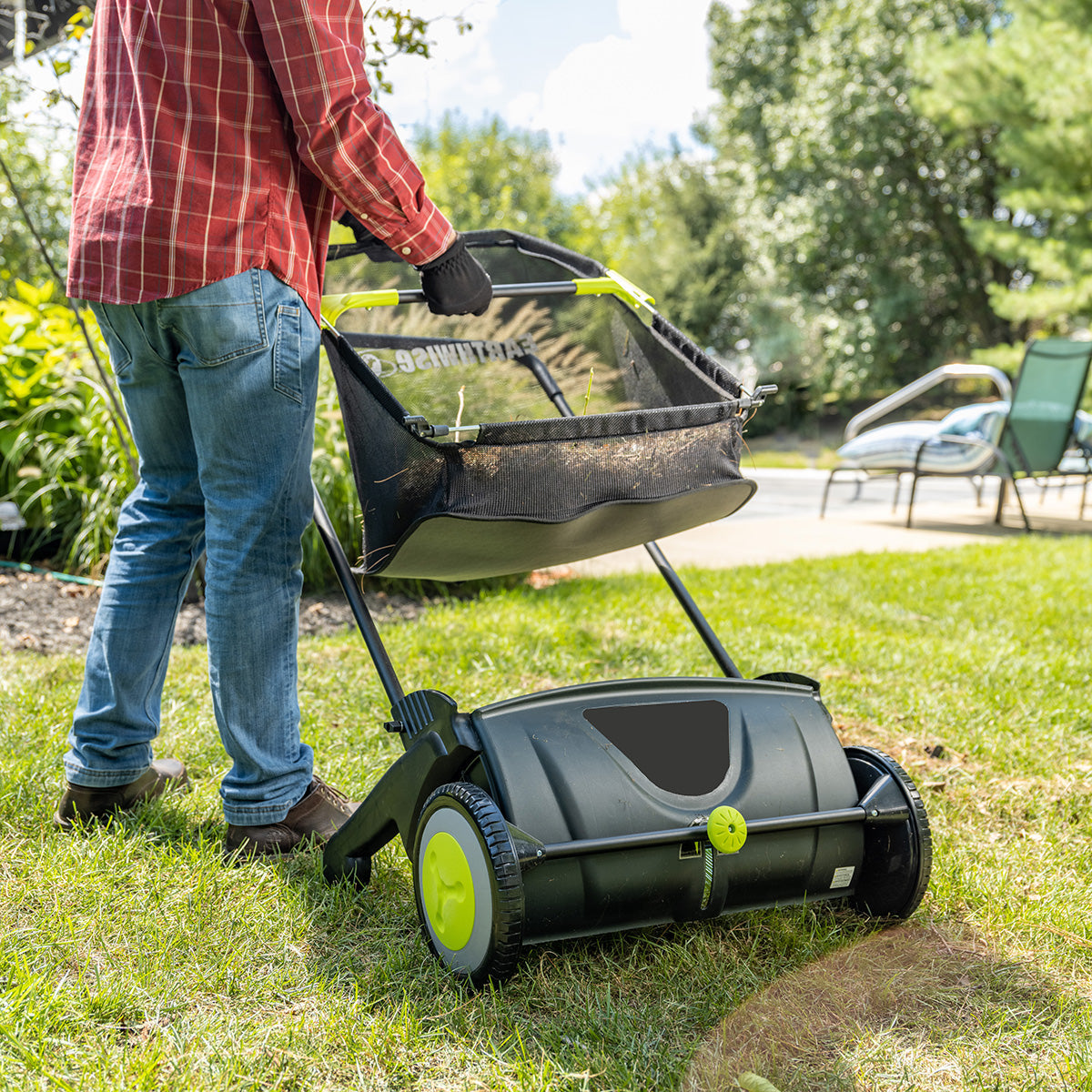 21'' Manual Lawn Sweeper - image 3