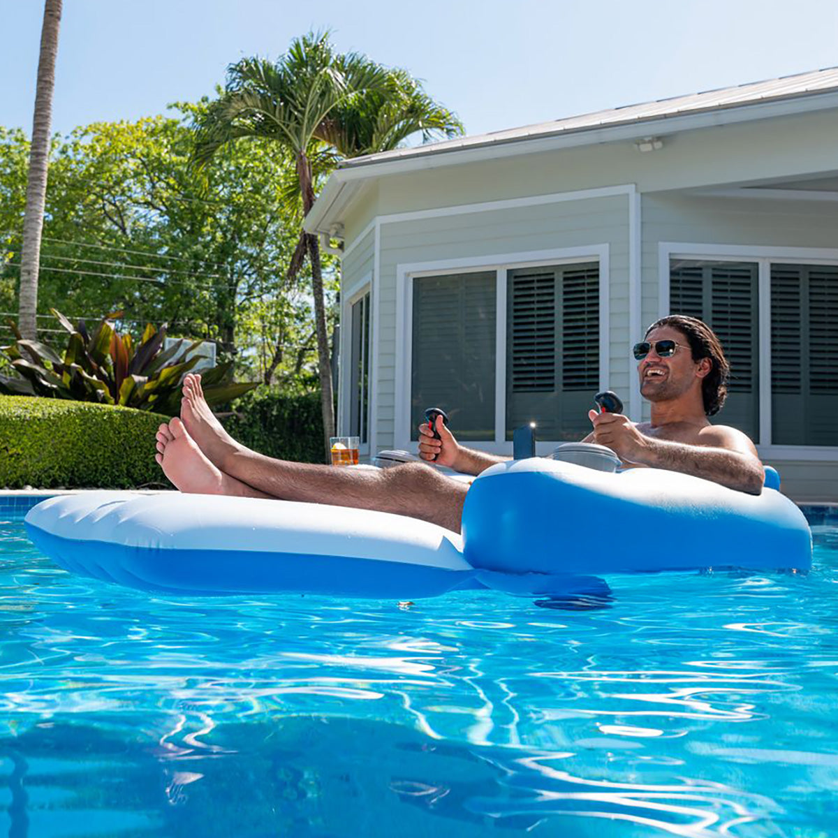 Motorized Pool Lounger - image 6