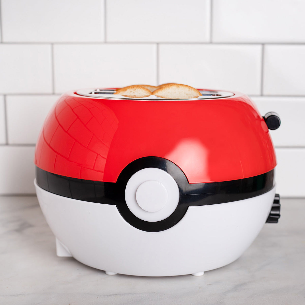 Pokémon Poké Ball 2-Slice Toaster - image 2
