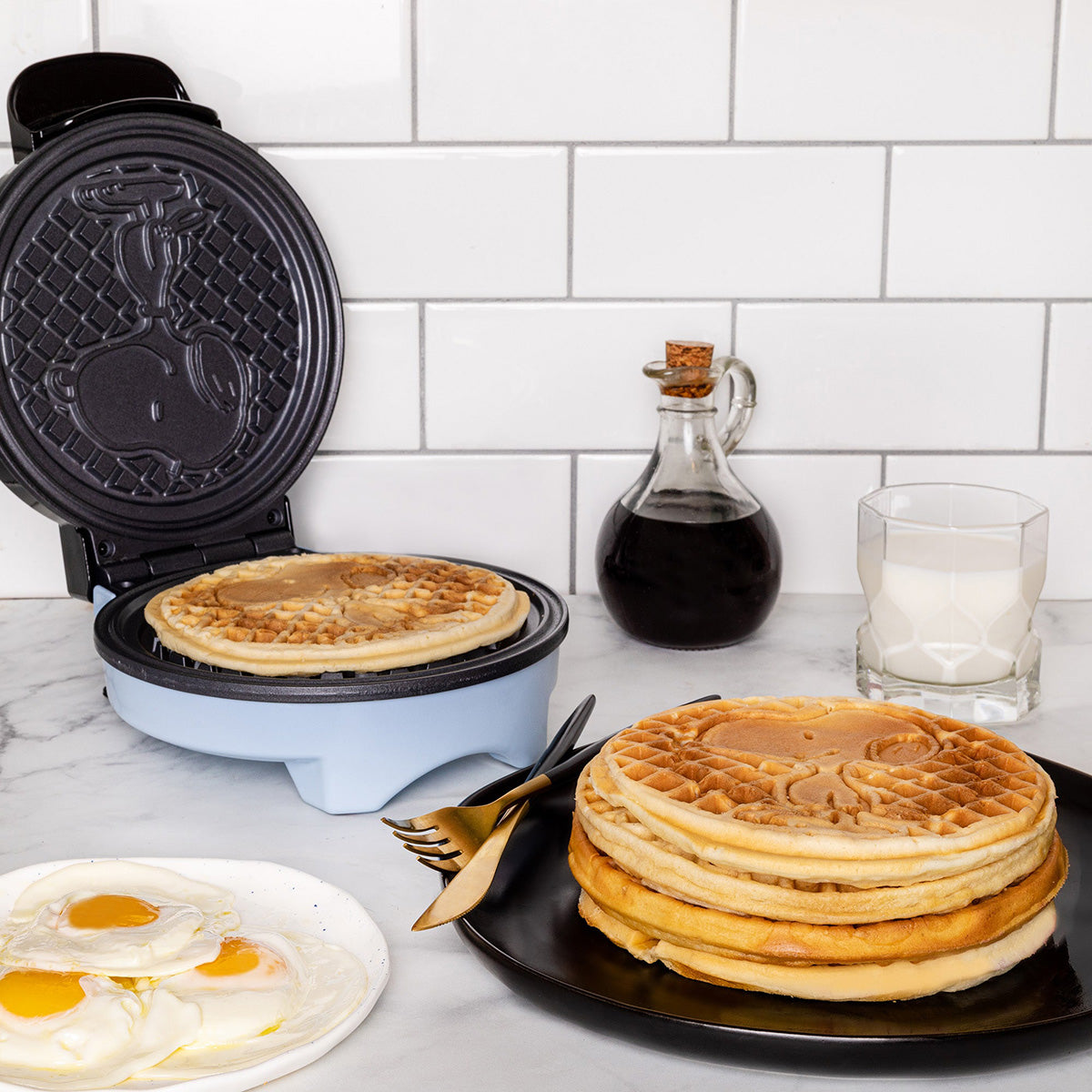 Peanuts Snoopy round Waffle Maker - image 2