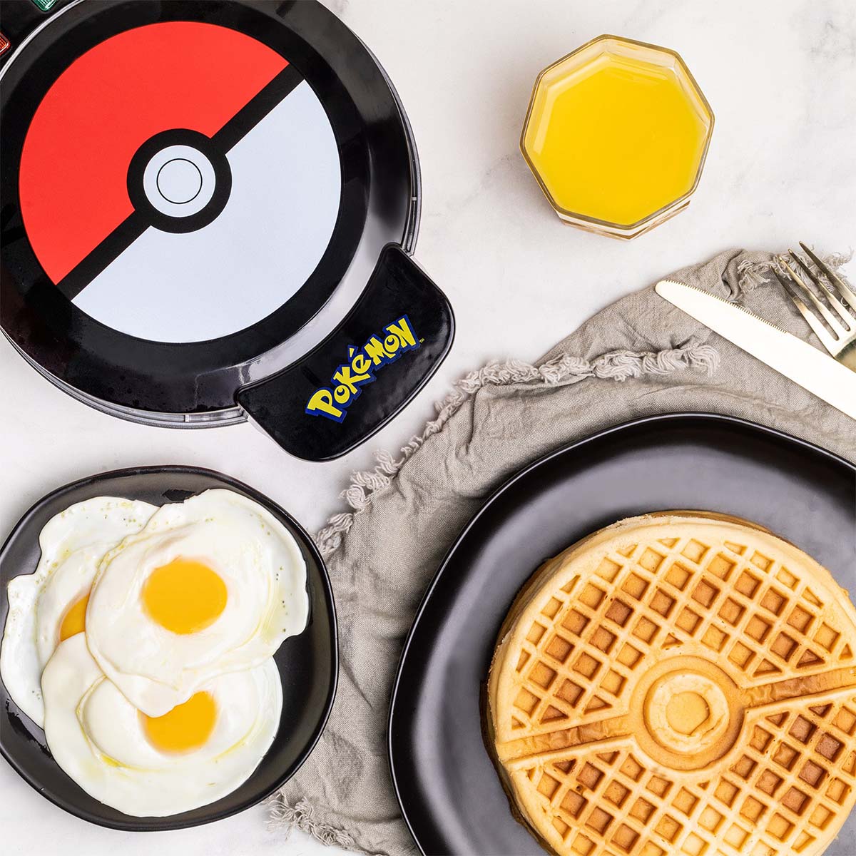Pokémon Poké Ball Round Waffle Maker