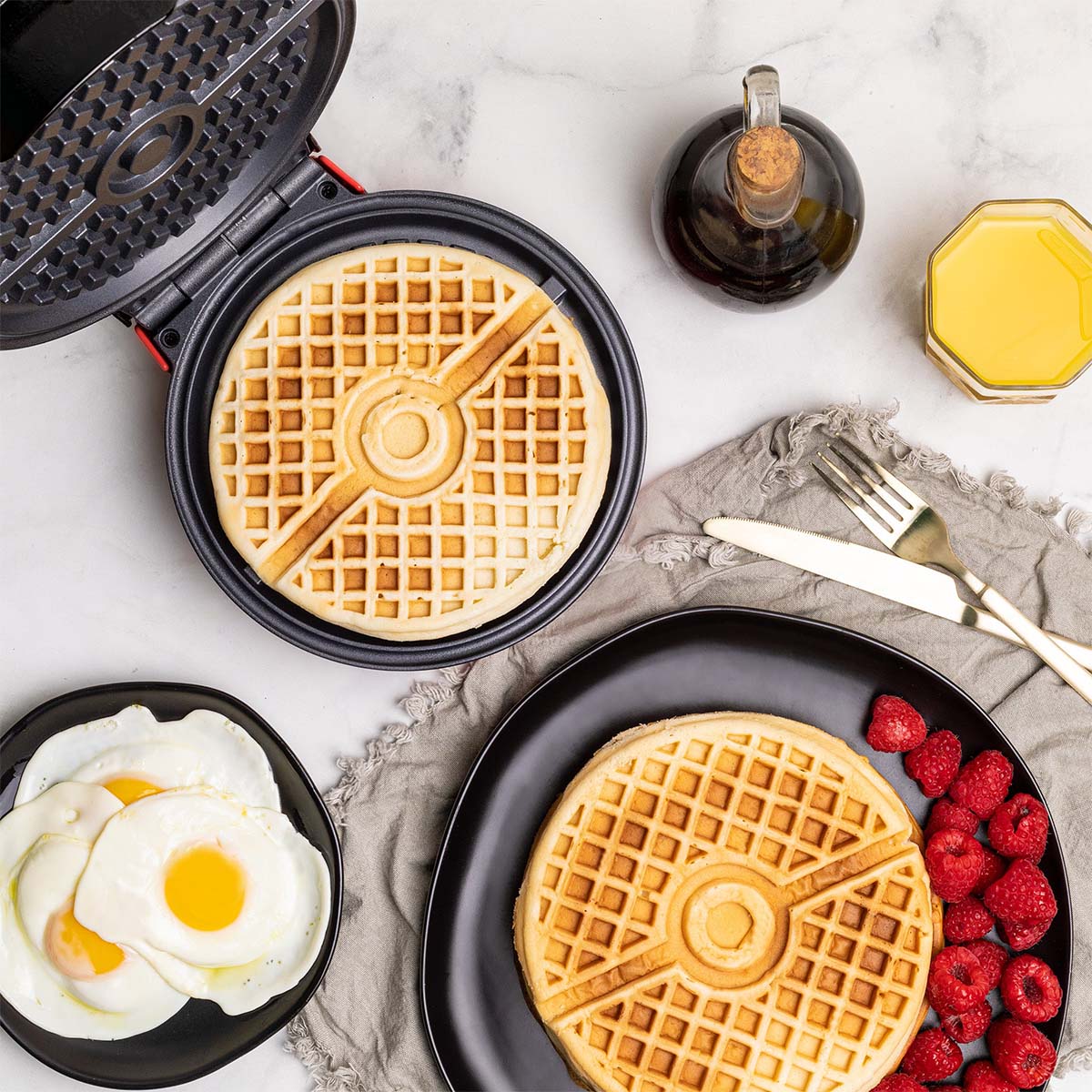 Pokémon Poké Ball Round Waffle Maker - image 5