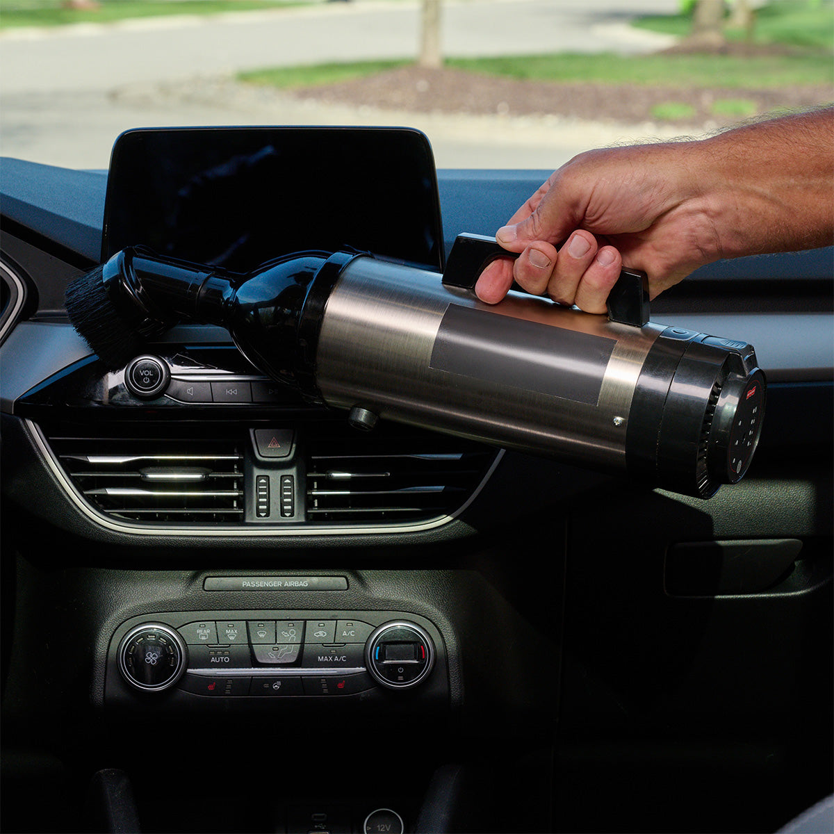 Professional Cordless Utility Vacuum - image 12