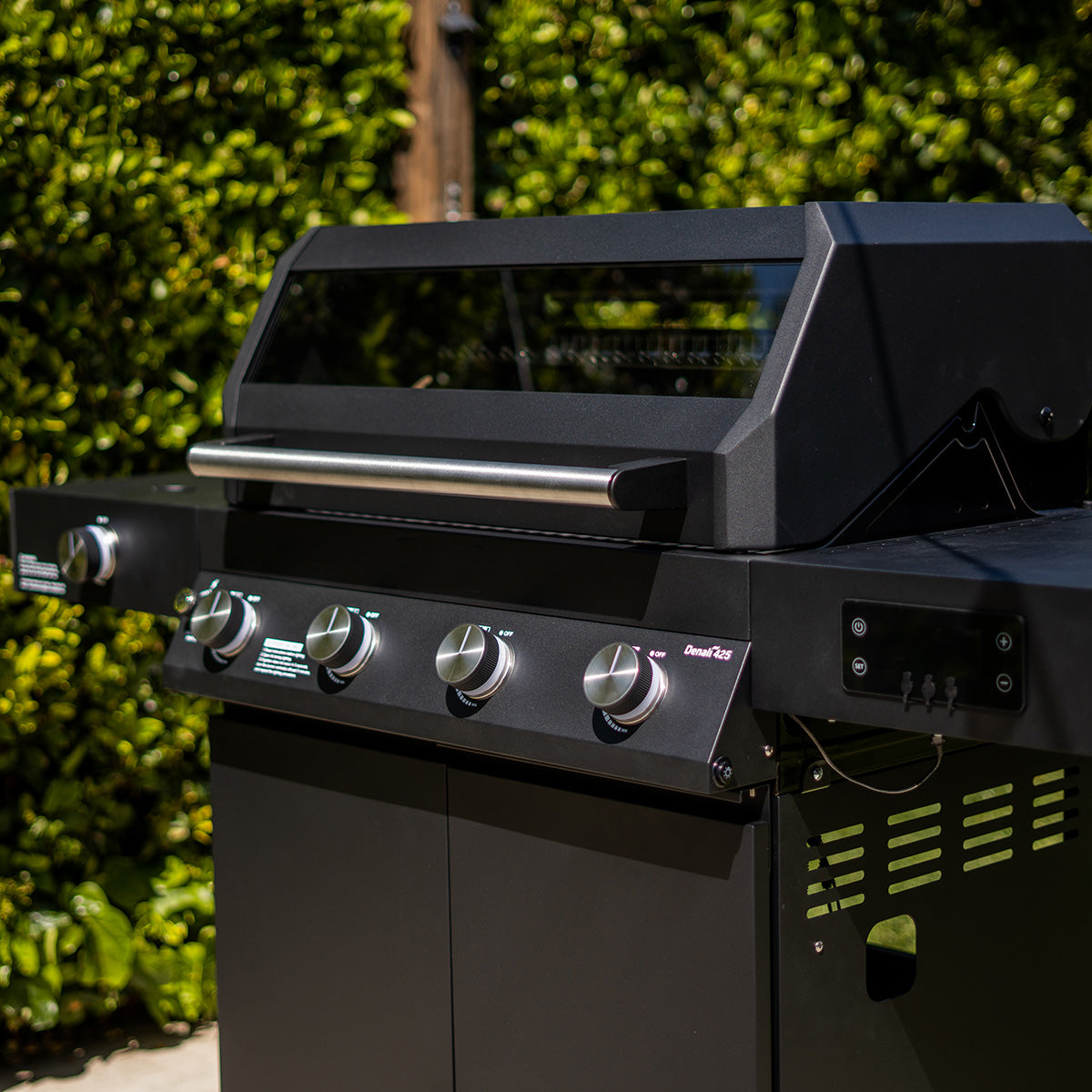 510 sq. in. Smart Grill with Clearview Lid - image 23
