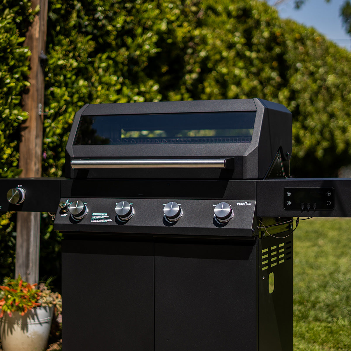 510 sq. in. Smart Grill with Clearview Lid - image 24