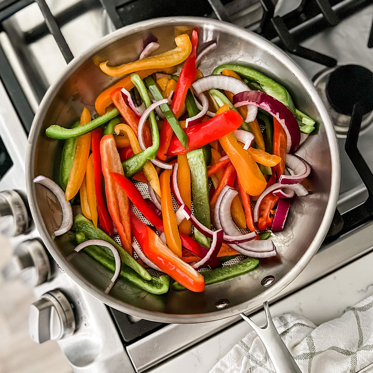 TitaniumMAX Fry Pan & Lid - image 3