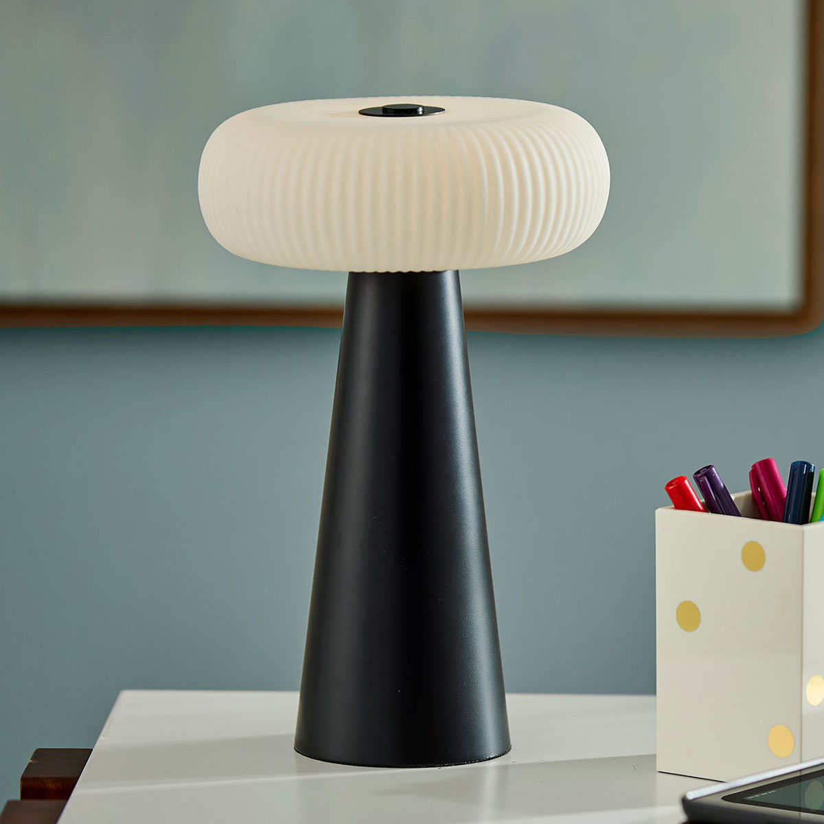 Modern Round Indoor/Outdoor Cordless LED Table Lamp - image 3