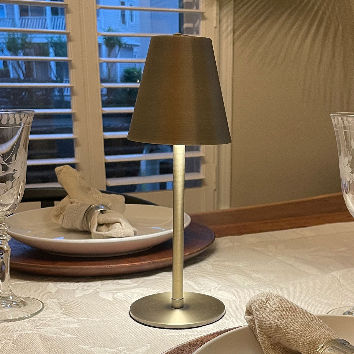 4-in-1 Indoor/Outdoor Bug Deterrent Lamp - image 15