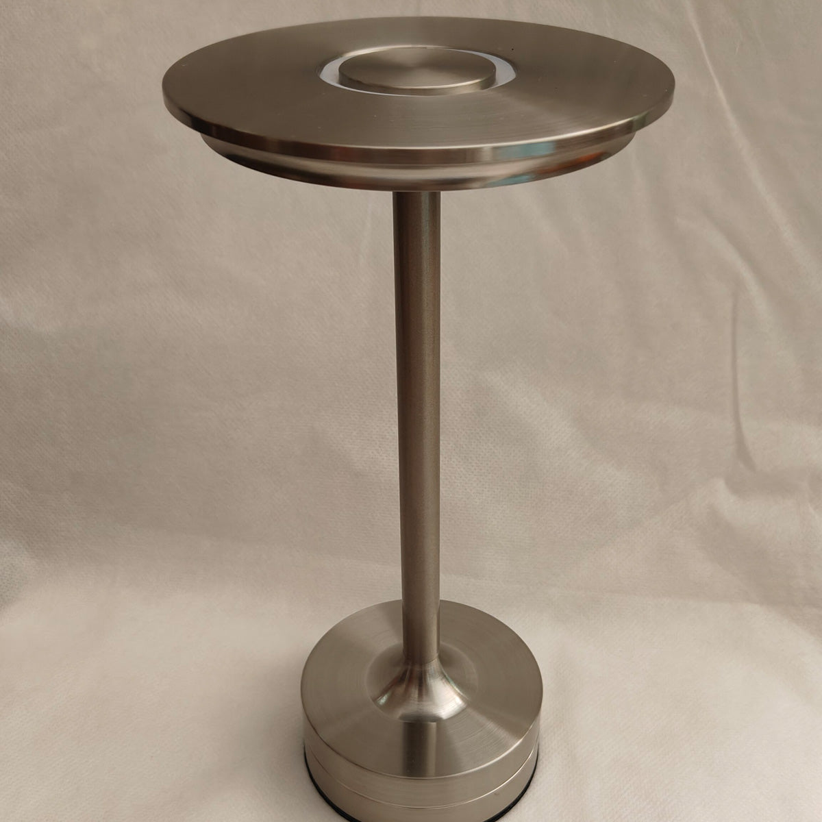 Indoor/Outdoor Bug Deterrent Lamp - image 7