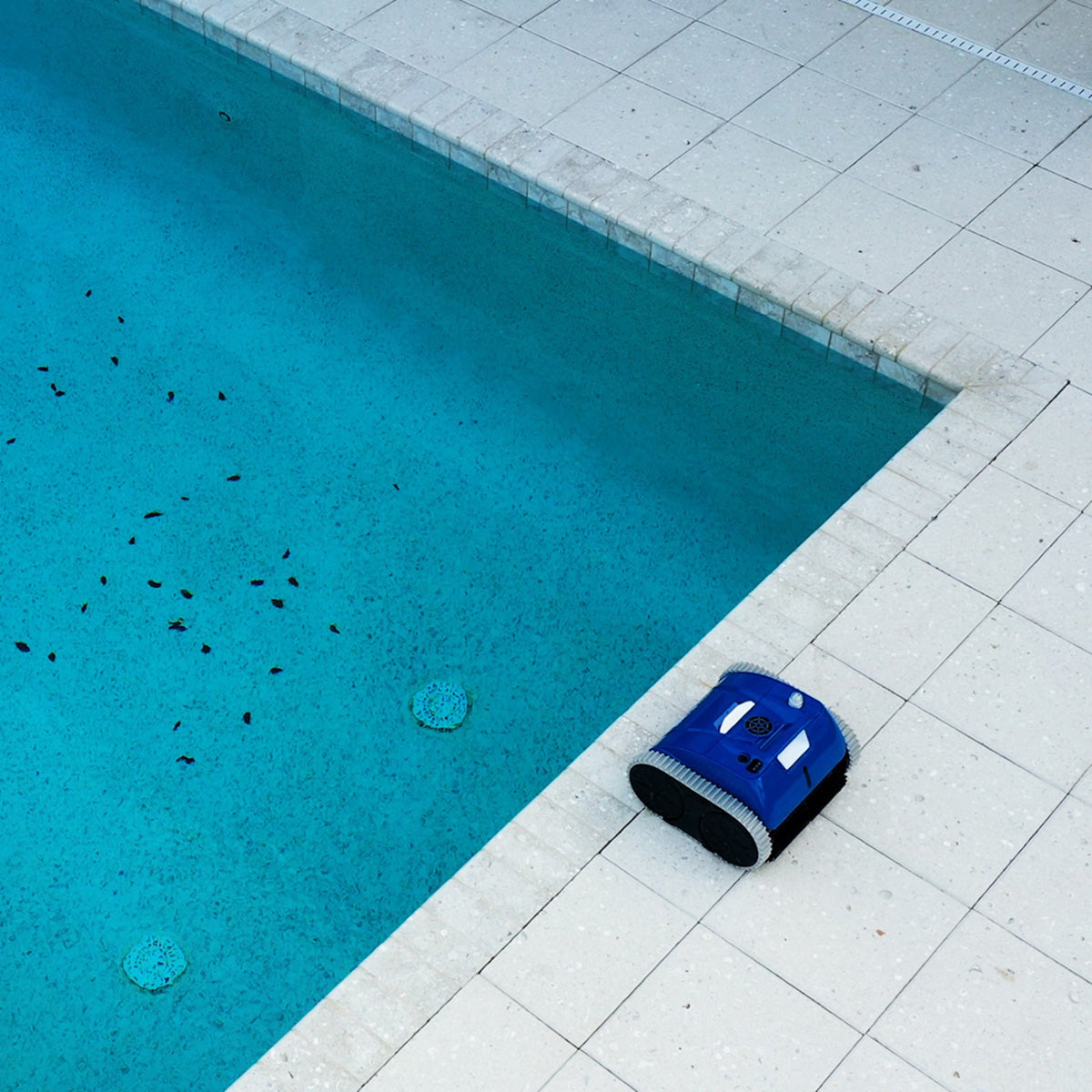 Cordless Robotic Pool Cleaner - image 5