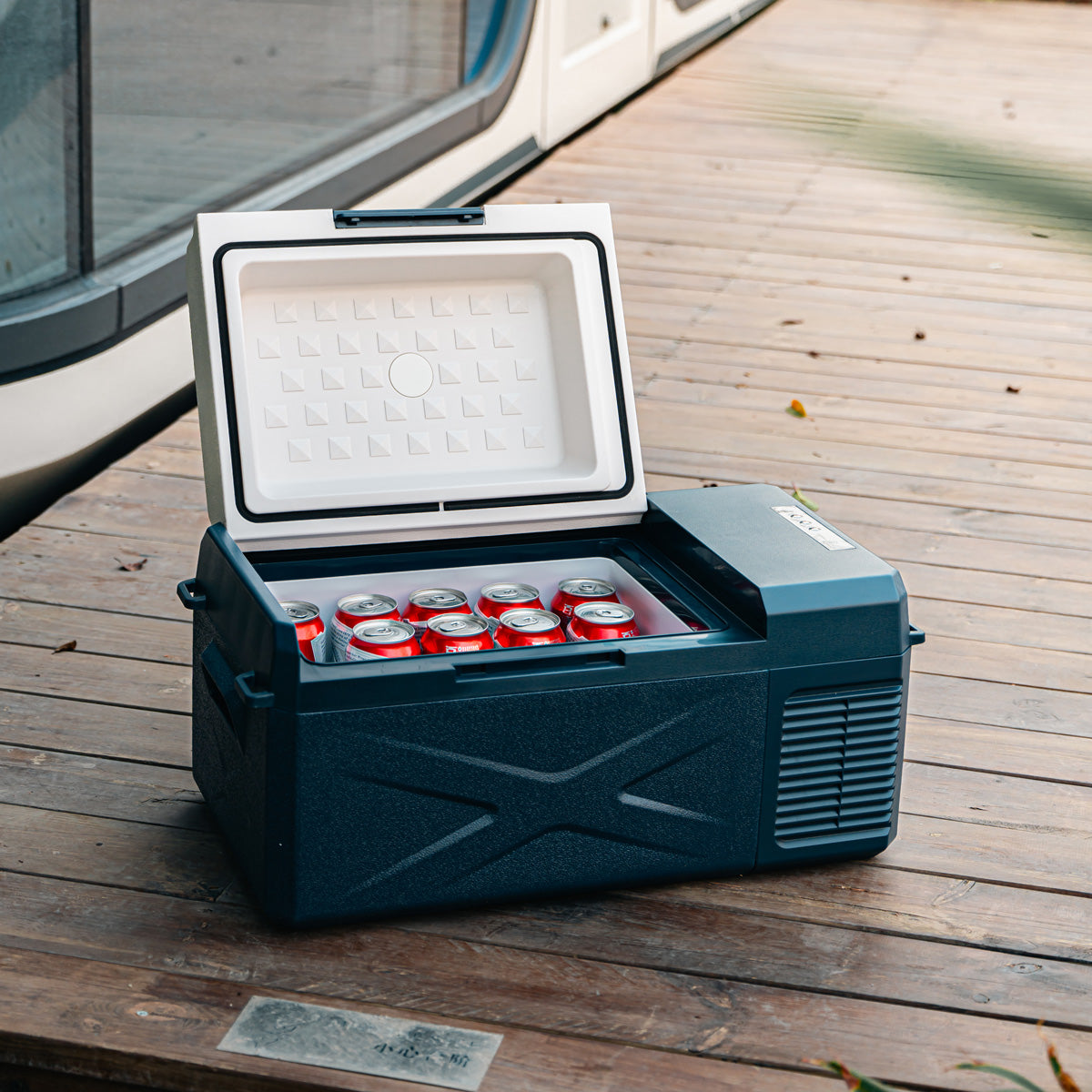 Portable Iceless Electric Cooler - image 13