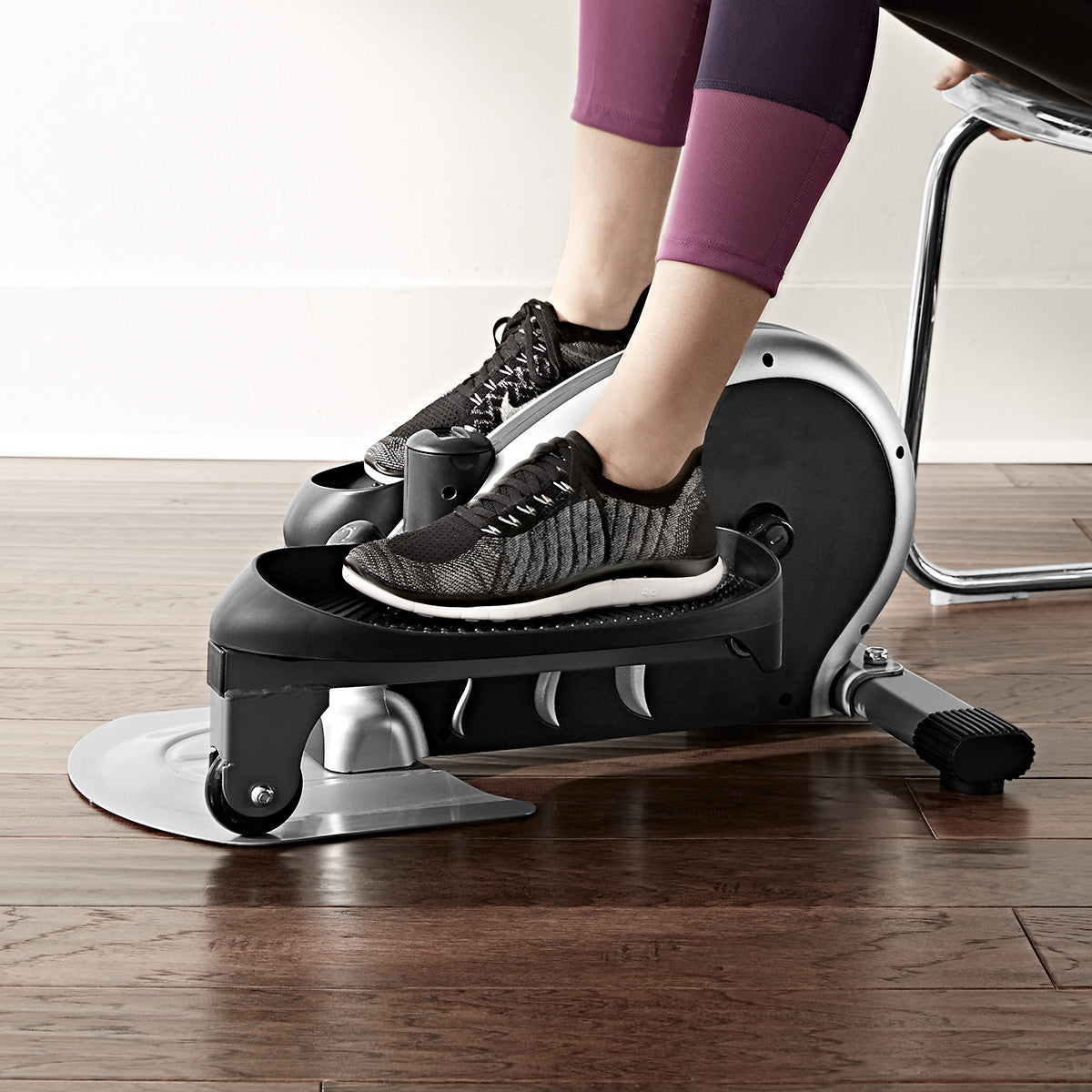 Compact Elliptical Trainer - image 3
