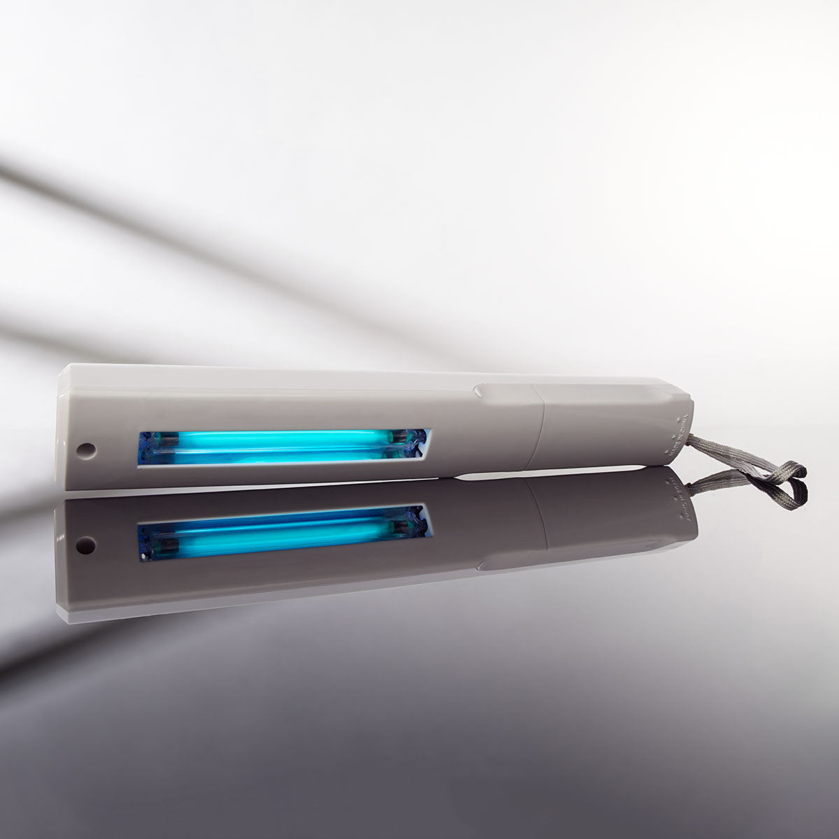 Travel UV Sanitizing Wand by Sharper Image - image 15