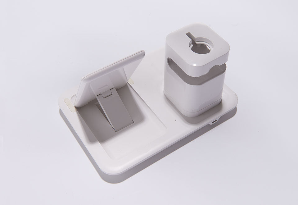 All-in-One Apple Charging Station by Sharper Image - image 6