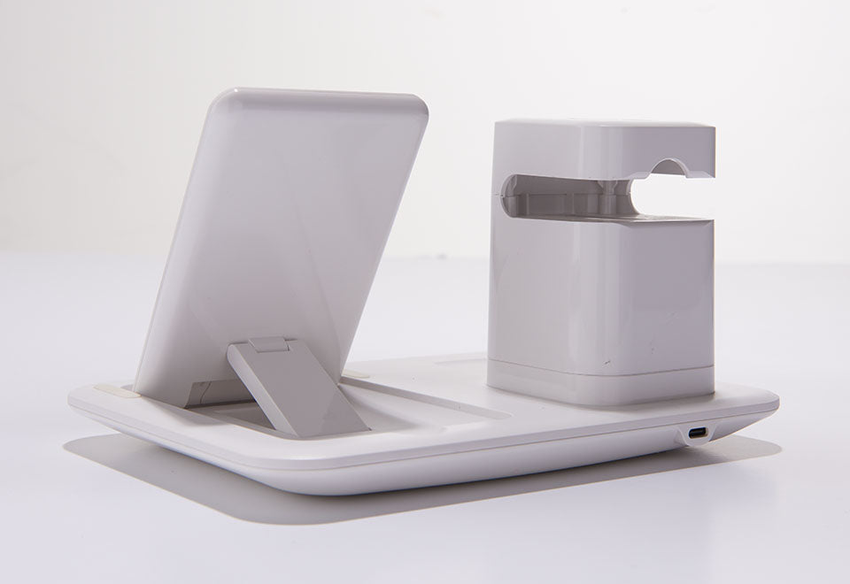 All-in-One Apple Charging Station by Sharper Image - image 7