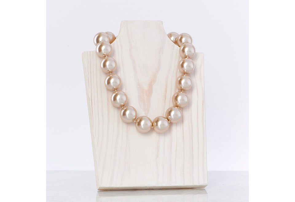 Hot Girls Pearls Cooling Pearl Necklace - image 8