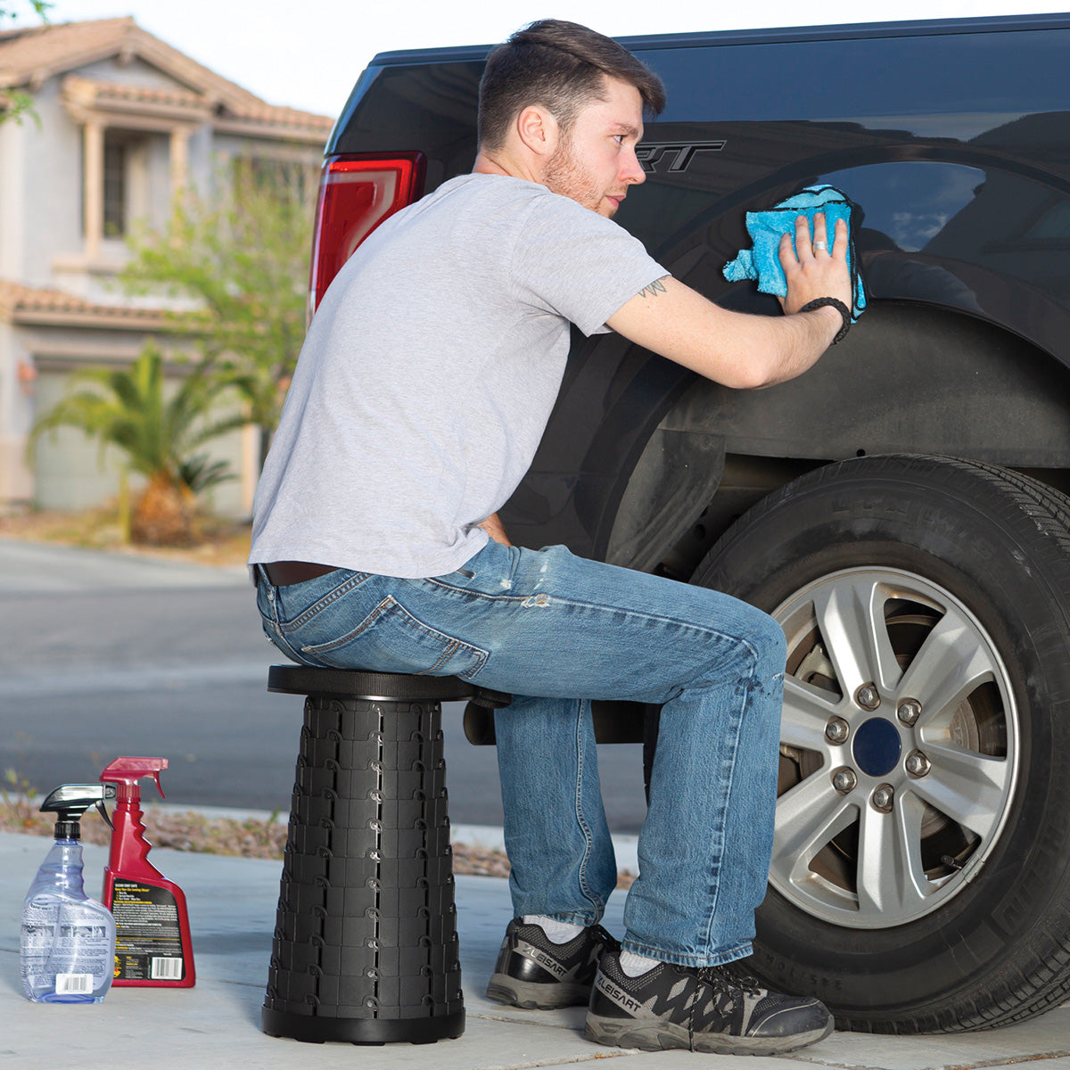 Portable Retractable Stool - image 4