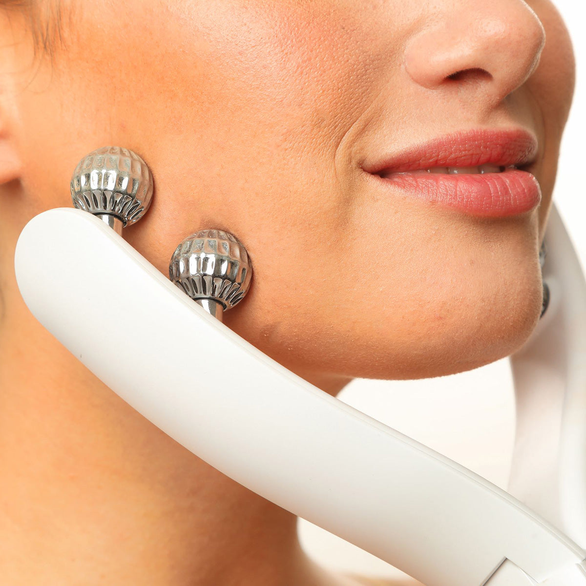 3-in-1 Face Lift Roller - image 4