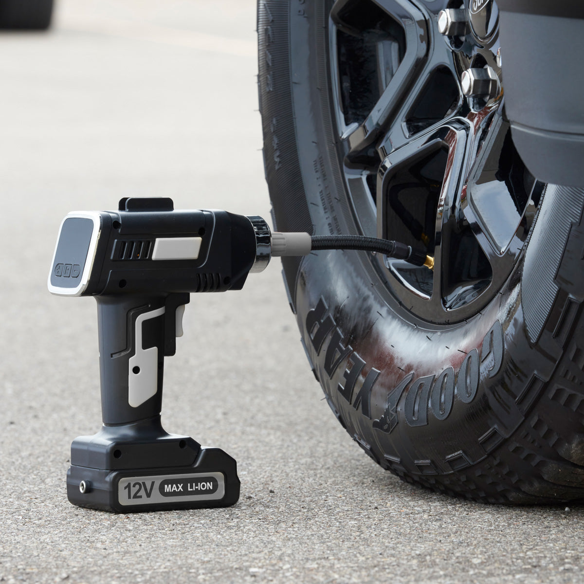 Cordless Auto Stop Tire Inflator by Sharper Image - image 3