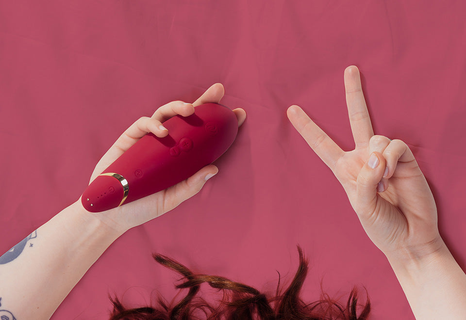 Womanizer Premium 2 Pleasure Stimulator - image 4