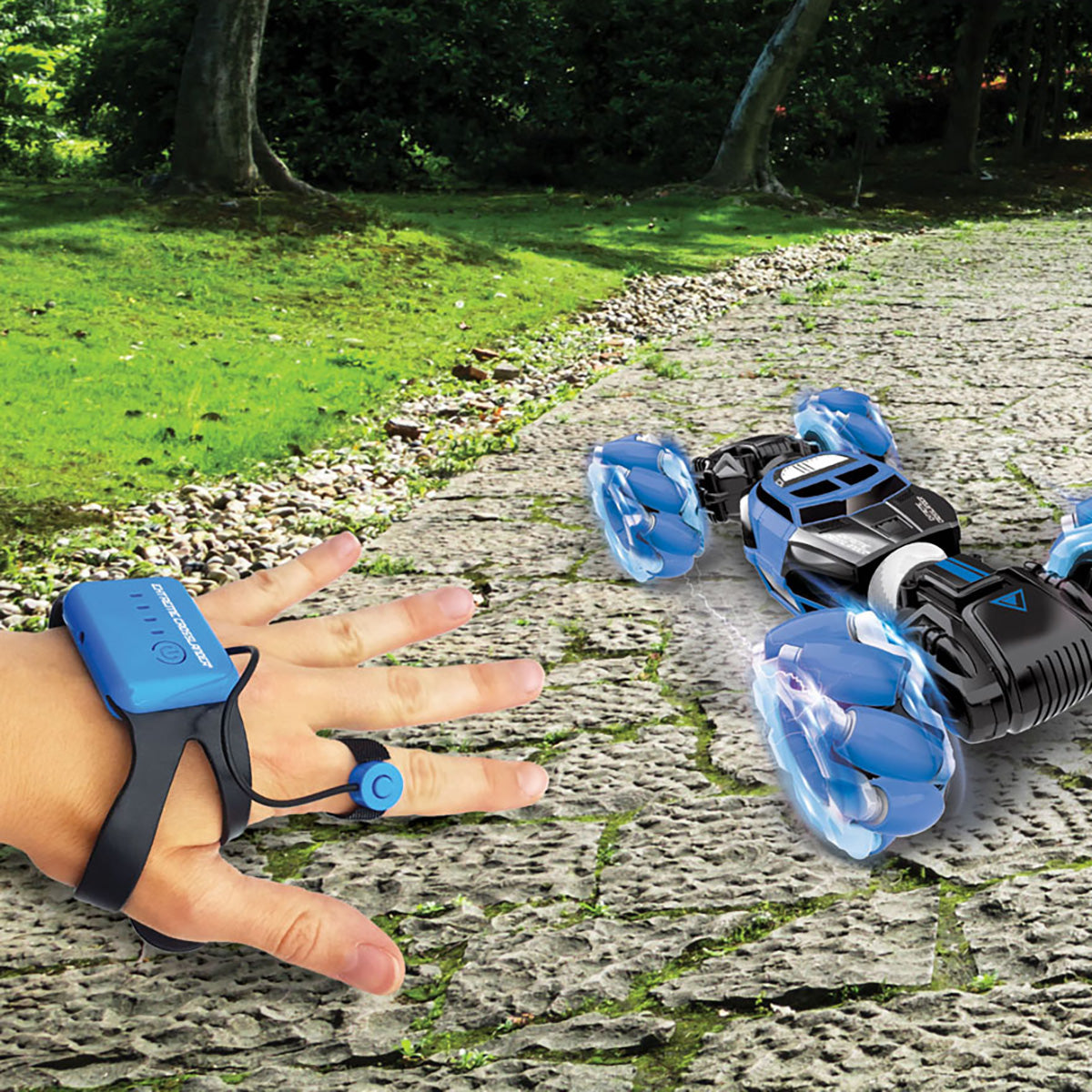 Gesture Sensing RC Stunt Car - image 4