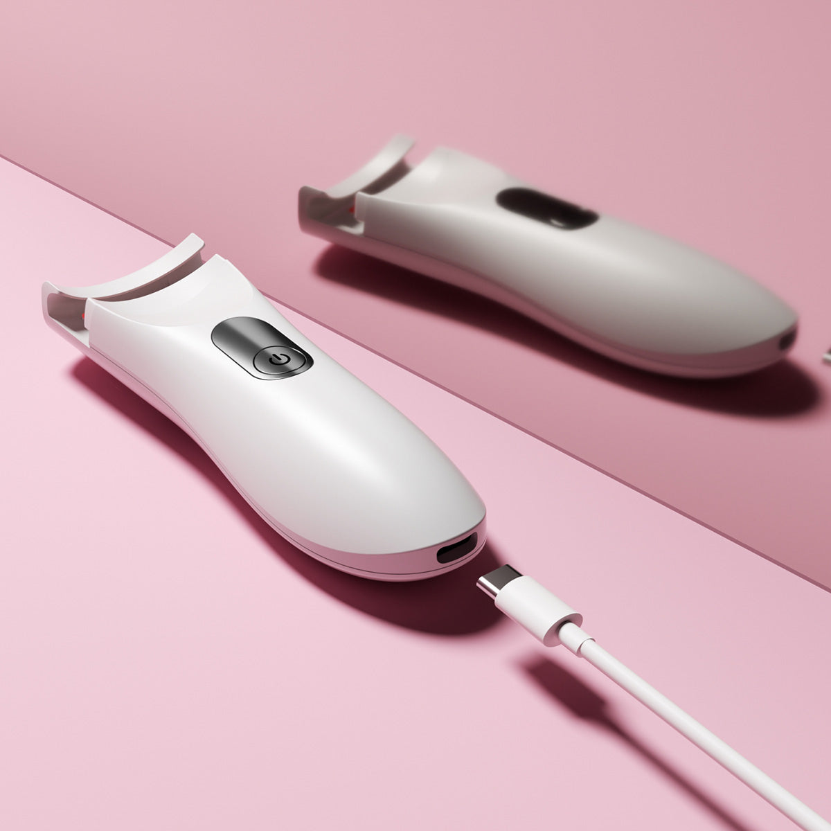 Heated Eyelash Curler - image 8