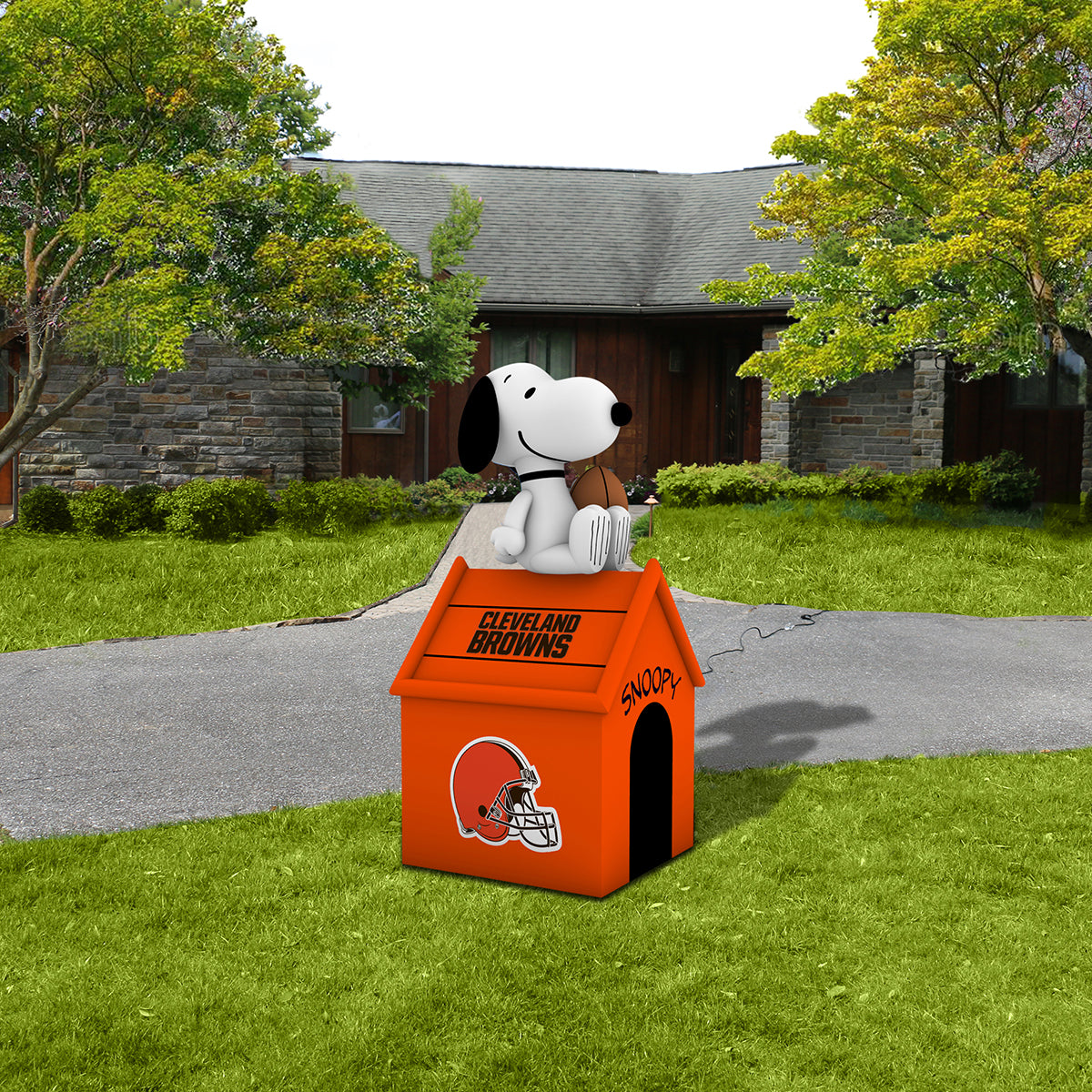 NFL Inflatable Snoopy™ Doghouse - image 31