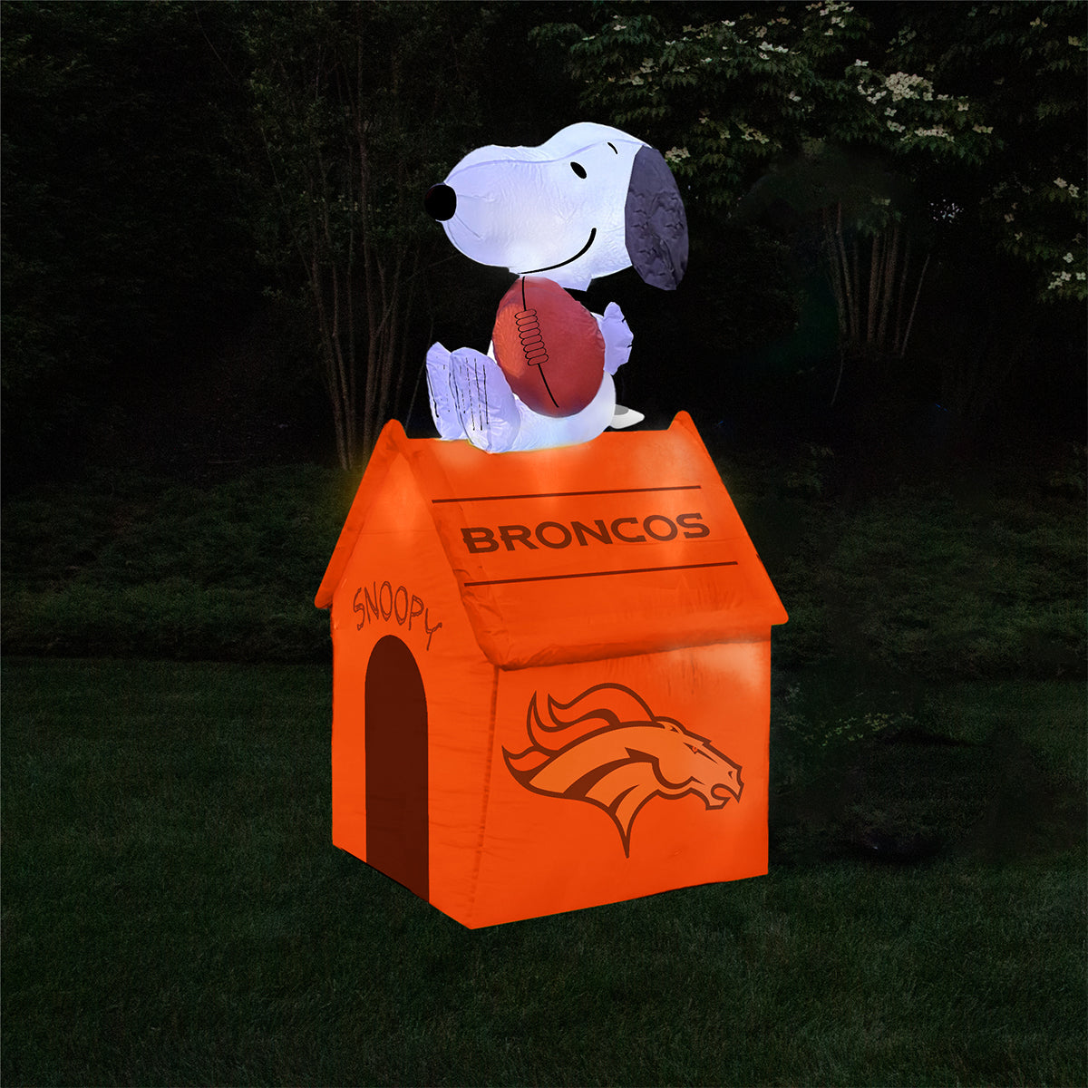 NFL Inflatable Snoopy™ Doghouse - image 40
