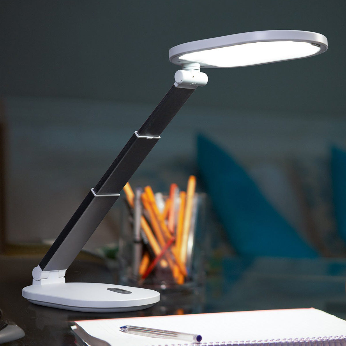 Rechargeable LED Tabletop Lamp