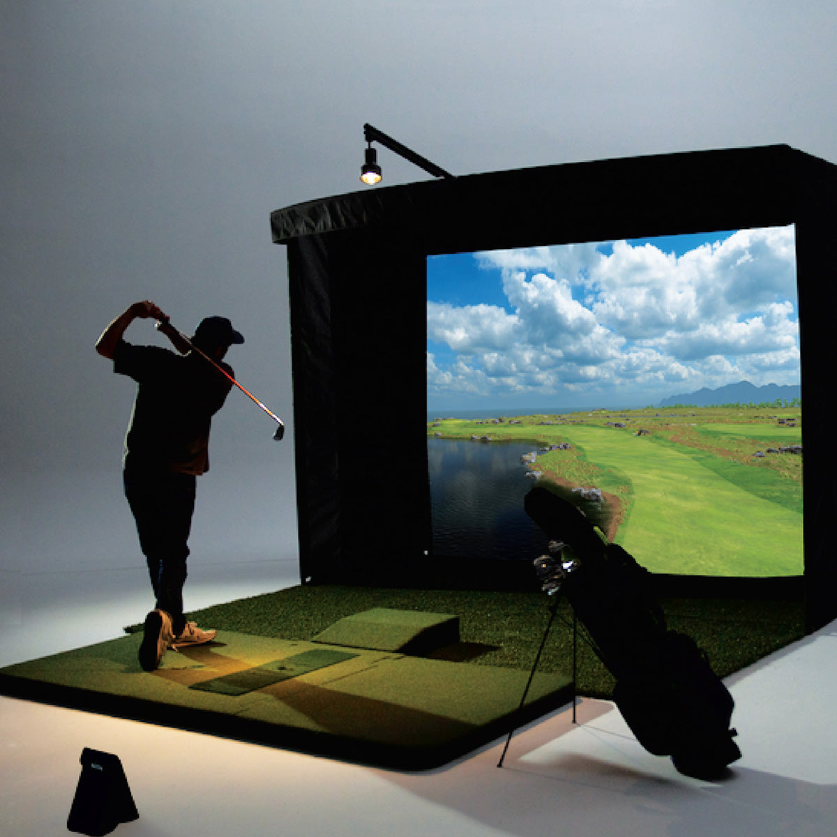 PRO Launch Monitor and 3D Driving Range Simulator - image 8