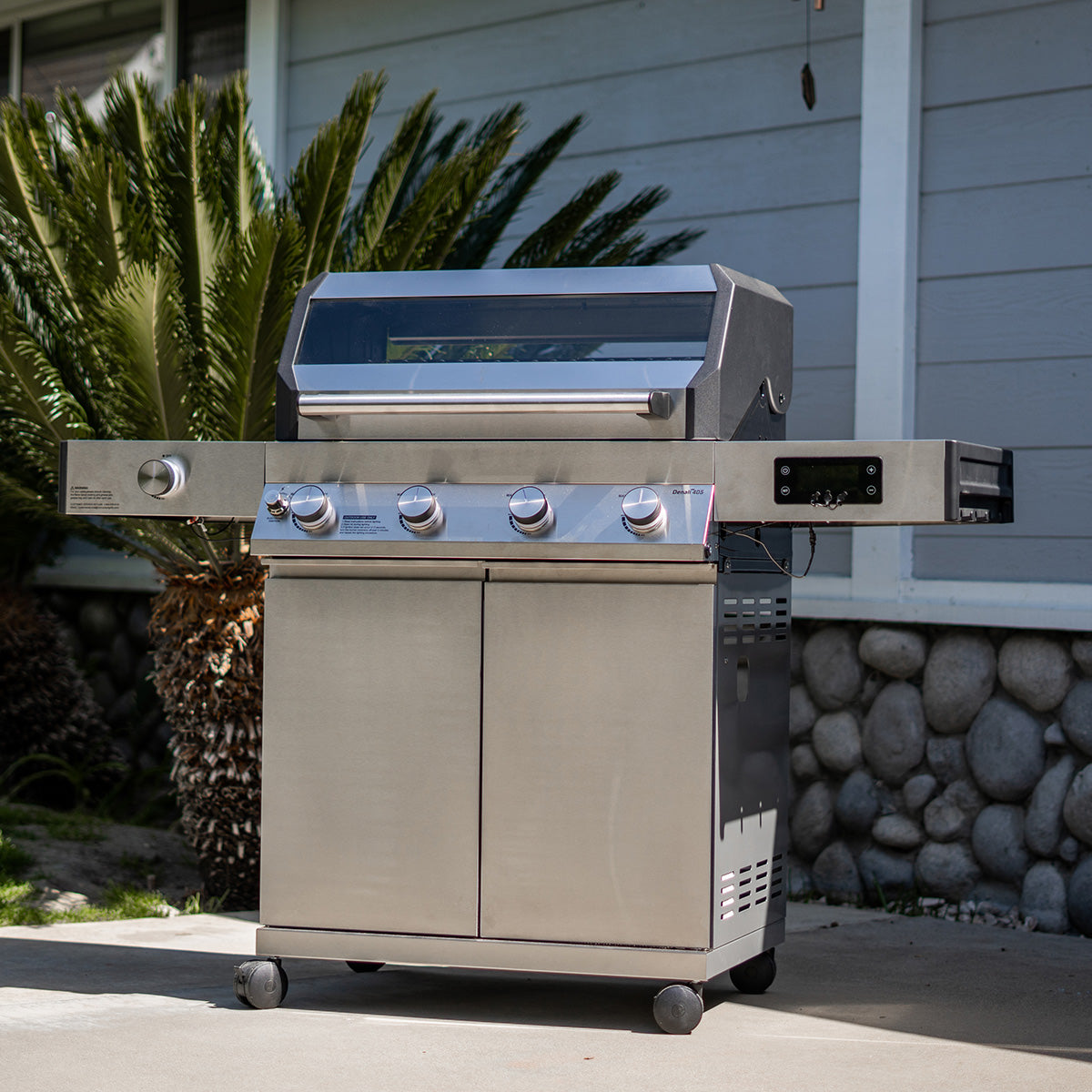450 sq. in. Smart Grill with Clearview Lid - image 16