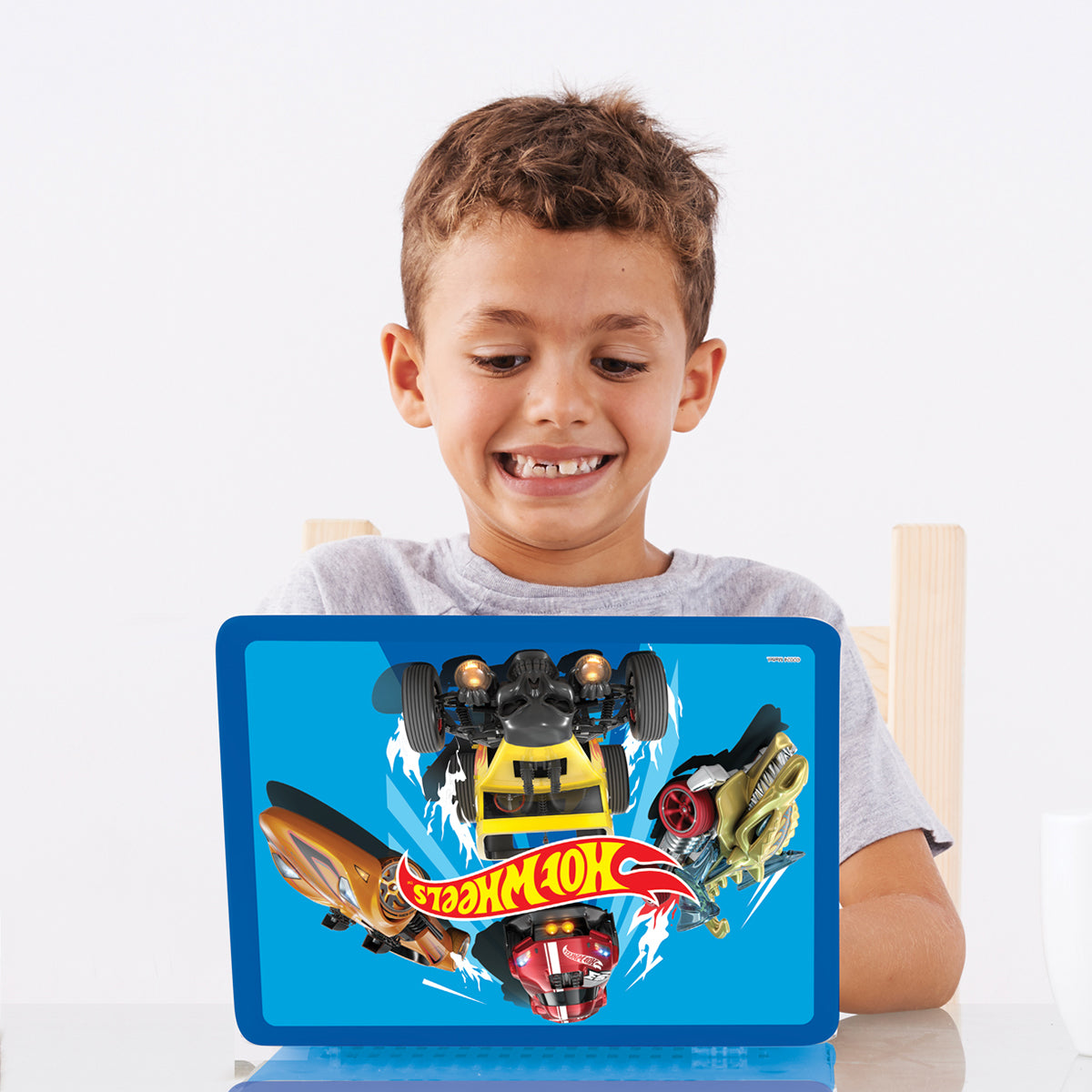 Hot Wheels Bilingual Talking Educational Laptop - image 3