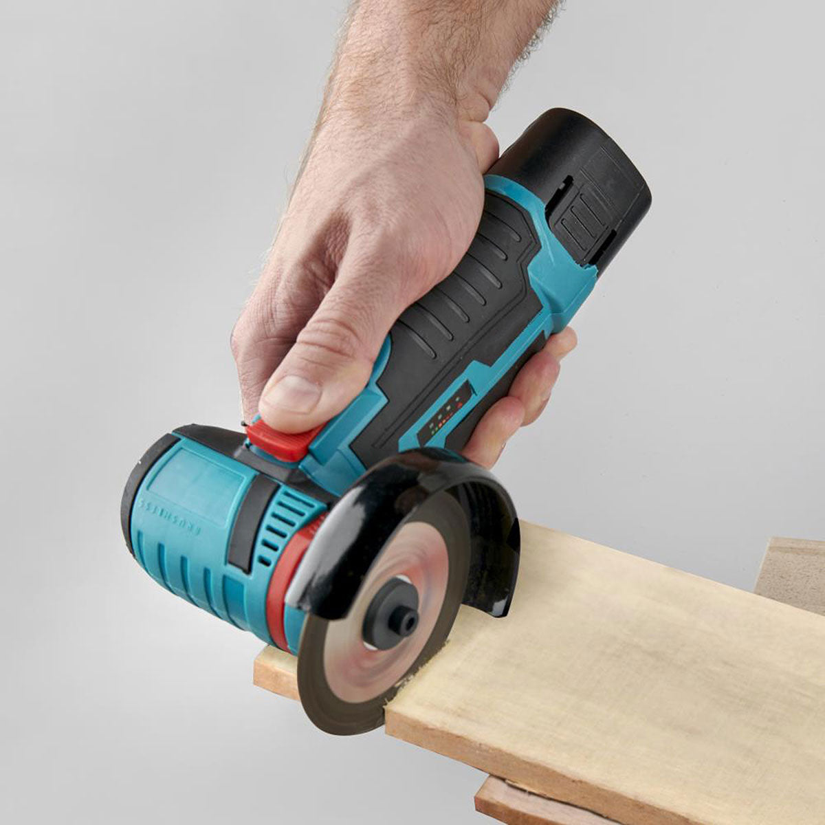 Battery-Powered Compact Circular Saw - image 2