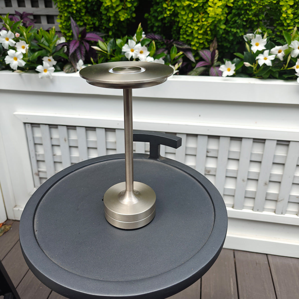 Indoor/Outdoor Bug Deterrent Lamp - image 11